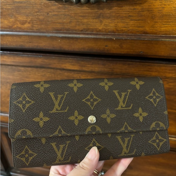 Auth Louis Vuitton monogram Sarah wallet Firm price - Picture 2 of 15